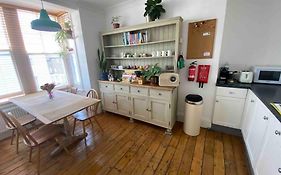 Herne Bay Central - 2 Minutes From Beach Apartment